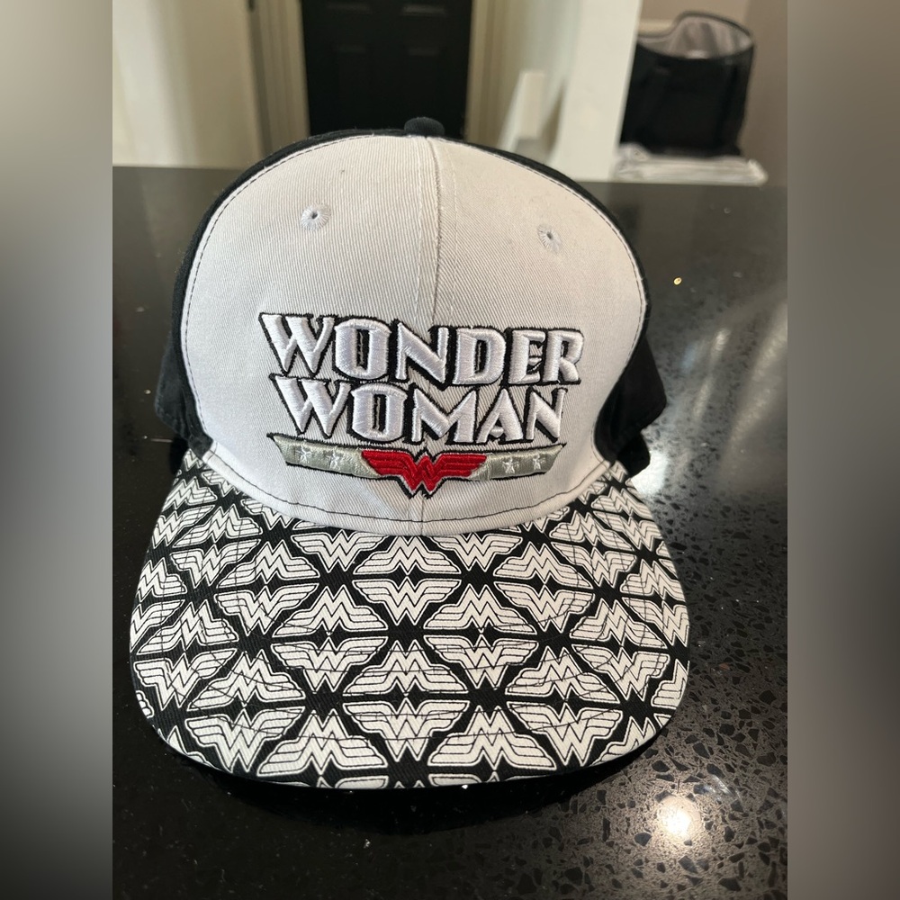 DC Comics Wonder Woman hat